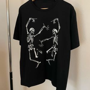 Dancing skeleton graphic tee